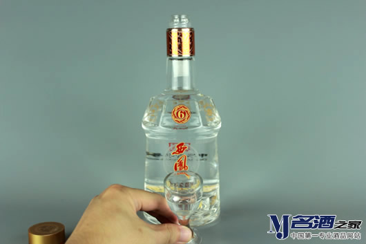 凤香型白酒经典酒款——品鉴西凤酒六年陈酿