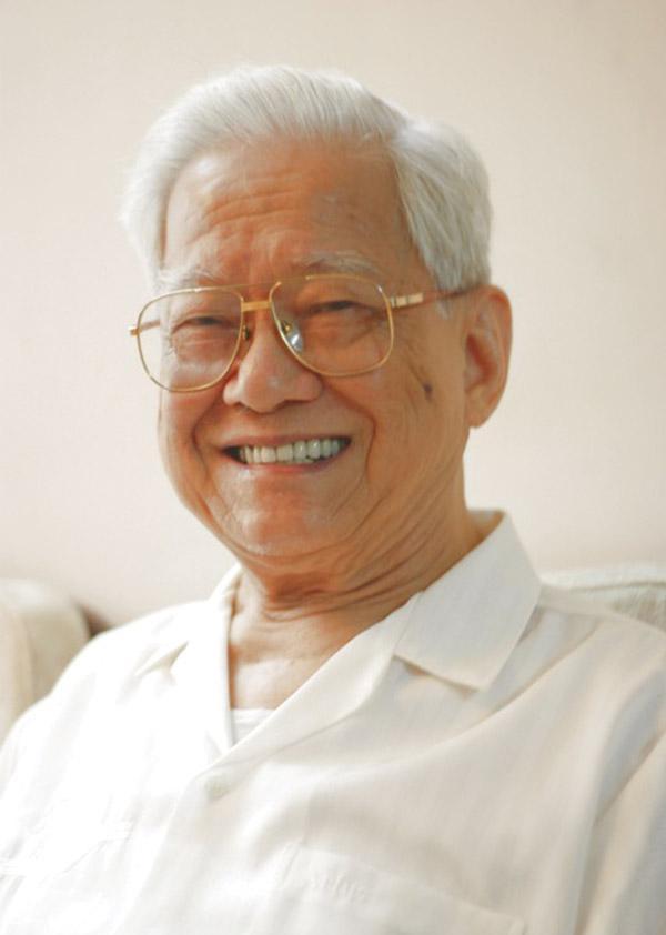 据珠海网报道,中共珠海市委第一任书记兼市长、老红军吴健民同志因病于2015年10月12日晨在广州市逝世,享年95岁。