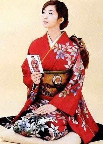 日本女性的解读:讲究微蜷之美的跪礼