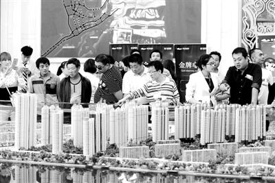 金秋10月不僅是收獲的季節，也是樓市傳統的旺季。剛剛過去的十一長假期間，樓市較之前幾個月有明顯回升跡象。據亞豪機構統計數據顯示，2015年“十一”小長假期間10.01-10.07北京共成交商品住宅不含保障房與自住房342套，成交面積3.43萬平方米，成交均價為24548元/平方米，相比去年“十一”同期，上漲瞭16%。也正是看到瞭十月份不錯的開局，更多的開發商計劃趁熱打鐵，推出更多新盤。