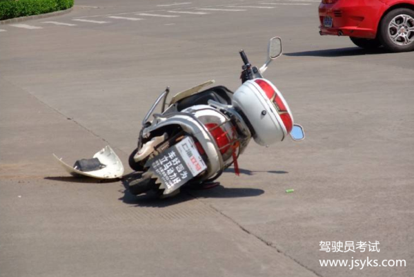 电动车撞人被定无证驾驶