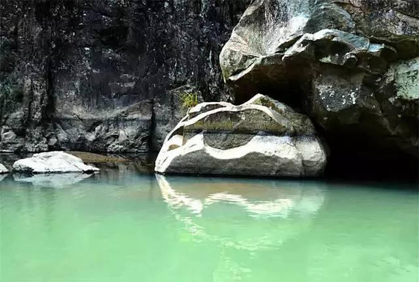 隐藏在福建人身边的探险秘境—高岗山下曲斗溪