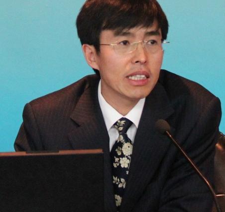 浙江财经大学教授谢作诗