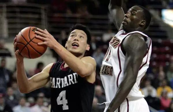 林书豪:哈佛大学华裔高材生和他不断追逐的篮