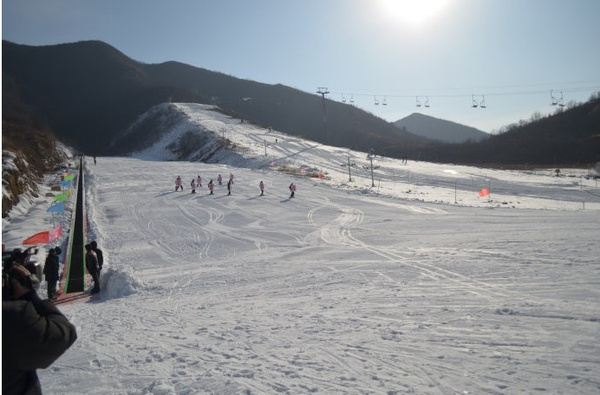 石家庄最大的滑雪场——西部长青滑雪场