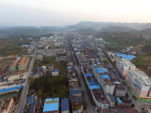 –松烟镇–   松烟镇位于贵州省遵义市东南角,与湄潭抄乐,凤冈琊川