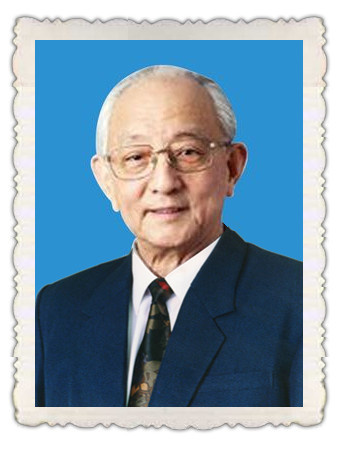 局局长 "五进五出"中南海,为中央首长做医疗保健,被尊称为"红墙医生"