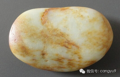 玉龙喀什河的源头,即出山流水的冰山脚下,距离出产籽料的和田市