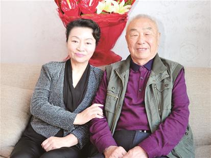 1980年8月,他们在组织的关怀下结婚了.1981年12月,儿子陈由伟出生.