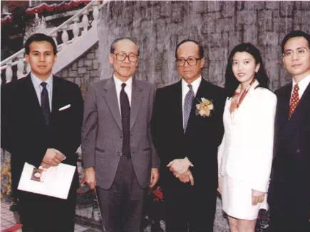 李嘉诚讲述:事业的成功,永远无法弥补教育的失败