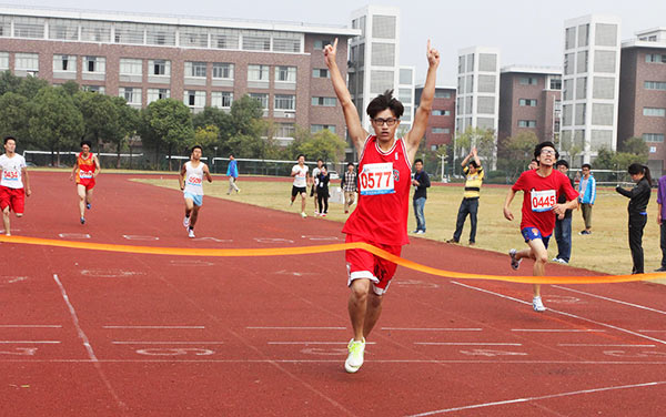 大学生1000米体测猝死