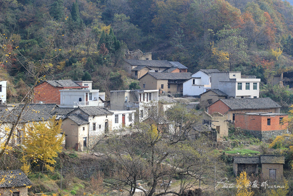 新县:那些隐匿于大别山深处的古村,老人与时光