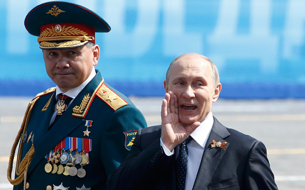 俄罗斯国防部长谢尔盖・绍伊古和总统普京