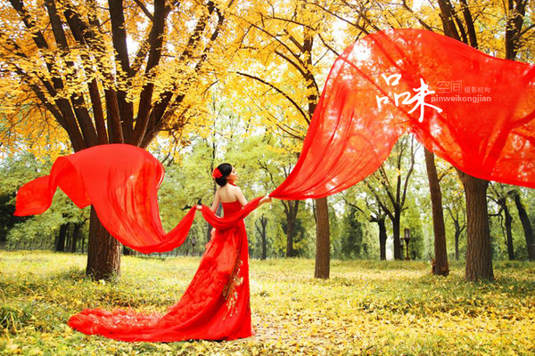 北京婚纱摄影;不同季节拍摄不同的婚纱照