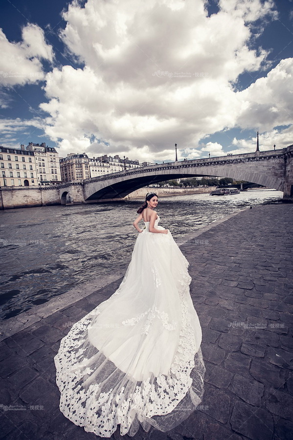 去巴黎拍婚纱照价格_梅西巴黎(2)