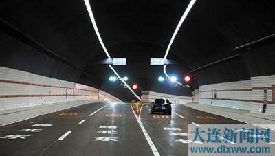 莲花山隧道竣工通车.