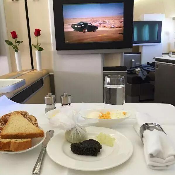 看看人家头等舱的航空餐