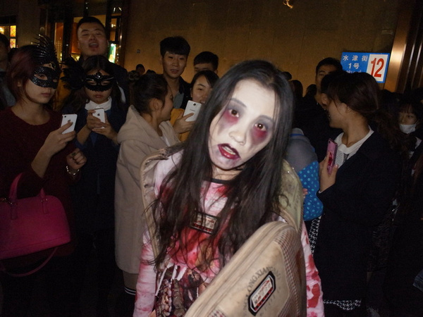 细数各地万圣节拍到的恐怖女鬼