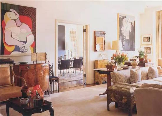 甘兹夫妇的住所起居室内可以看到毕加索、贾斯培·琼斯和伊娃·赫西的作品