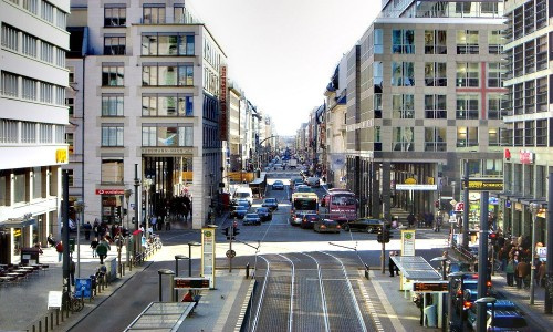 弗里德里希大街(freidrich street)又称腓特烈大街,是德国首都柏林市