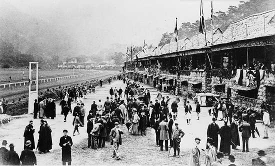 旅游胜地▼约1890年代两广总督瑞麟访港画面▼1900年代的香港消防车