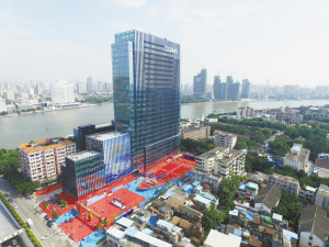 白鹅潭新地标落成,填补了珠江西岸发展区域没有甲级写字楼的"遗憾.