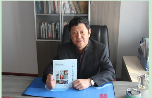 吴华江先生说"香港是东西方文化交融的地方,世界纪