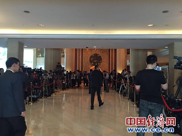"习马会"倒计时:酒店安保到岗 各路媒体云集(组图)