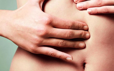8个女性右下腹隐痛的原因,可不只是痛经这么简