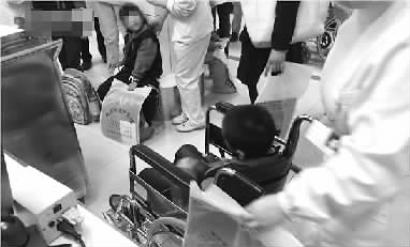 南京小学生踩踏事件16名孩子受伤(图)