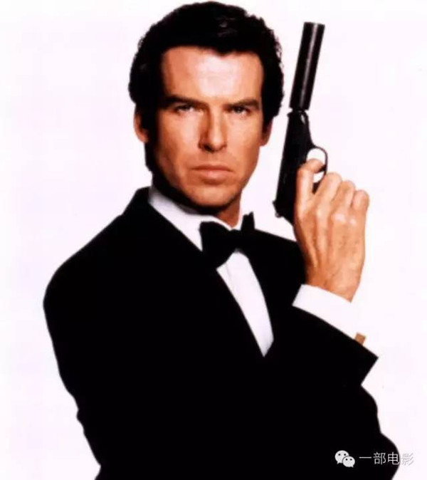 007系列它几乎满足了男人们的所有幻想