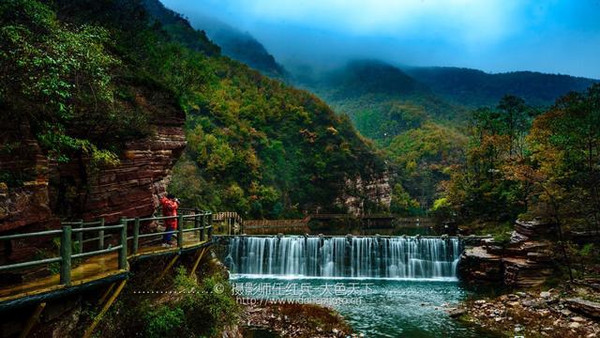 青要山景区位于河南省洛阳市新安县西北部曹村乡,是黛眉山世界地质