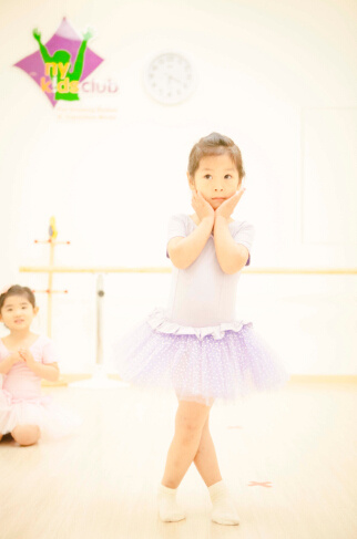 纽约国际儿童早教邯郸:亲子芭蕾舞蹈体验