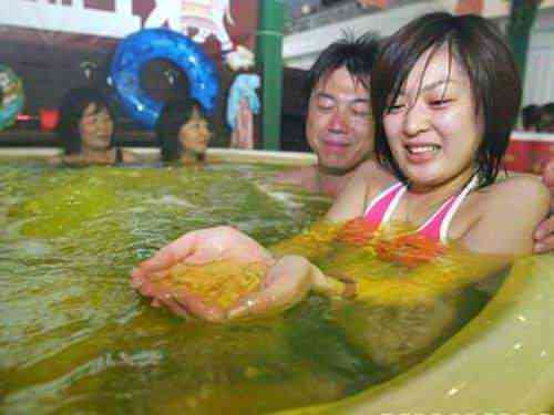日本温泉男女混浴落单女性超遭骚扰