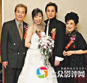 扮演者江明,最近很少曝光,找到的最近的新闻是2005年,他的女儿出嫁