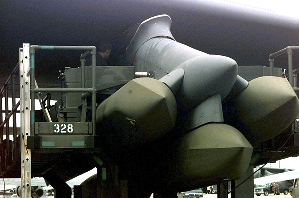 在竞争中获胜的通用动力公司开始研制被称为agm(先进巡航导弹)的隐身