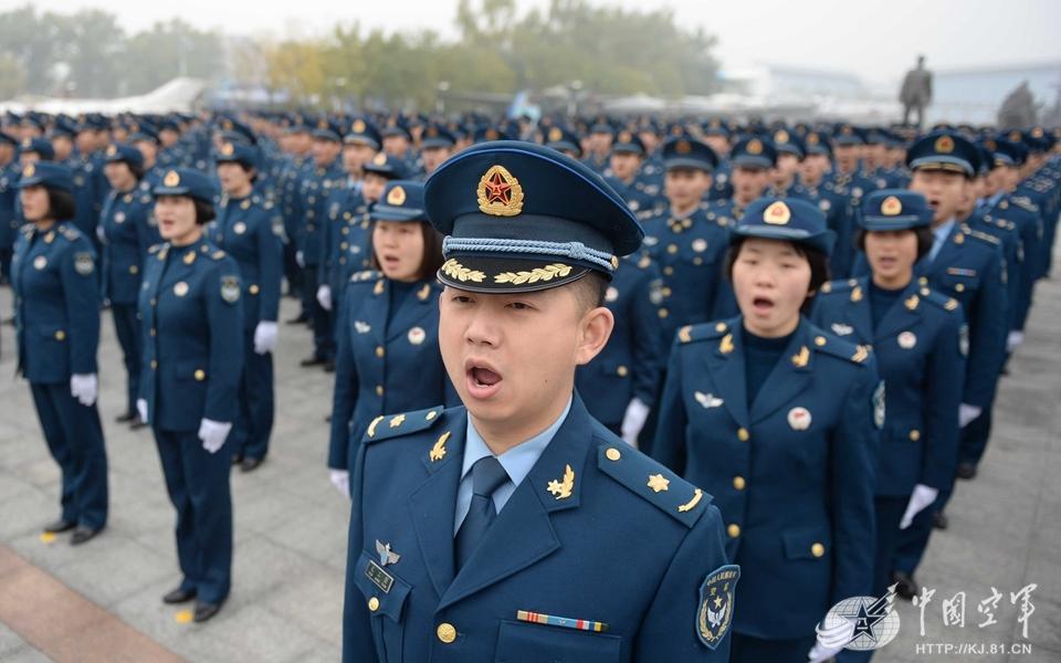 空军成立纪念日不忘祭奠先烈(组图)大汤山畔,层林尽染.