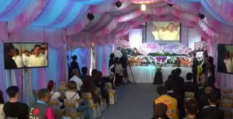 今天微博上广为转载着一段视频,台湾一名男子为过世的女友举办冥婚