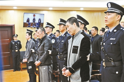 黑龙江杀警越狱案两人被判死刑 曾杀害民警后潜逃 