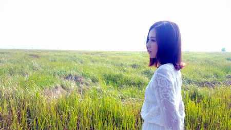 简美妍新歌MV来袭 《该忘记的回忆》唯美上线