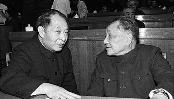 资料图片:胡耀邦和邓小平在一起 图片来源:网络