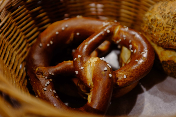 寻味德国:美食记录片《怪老头与曹小仙》第一