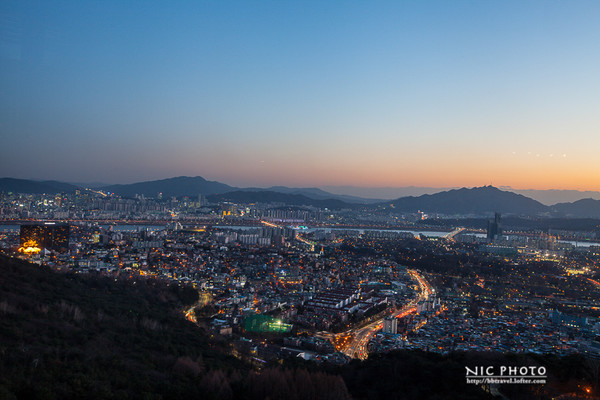 图11 首尔夜景