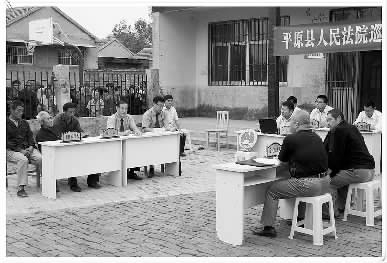 父母为强换儿子砖房签不养老协议 32年后反悔