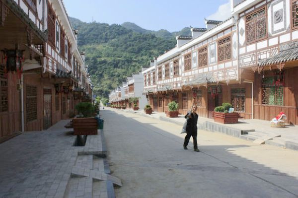 陕西安康平利县城关镇 龙头 村旅游工程咋成摆设工程