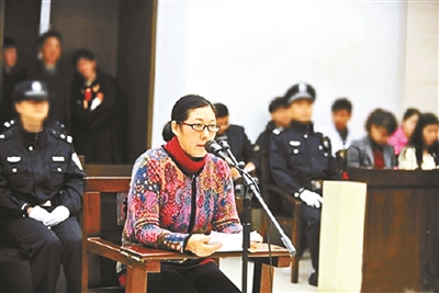 南京虐童案施暴养母被判刑半年 受害人目前辍学