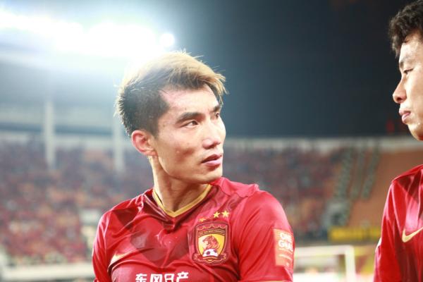 媒体:10号郑智 中国足球一个时代最后的大佬