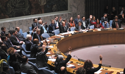 20日,美国纽约,联合国安理会一致通过决议,谴责极端组织“伊斯兰国”发动的恐怖袭击,呼吁国际社会加大打击力度。图/CFP