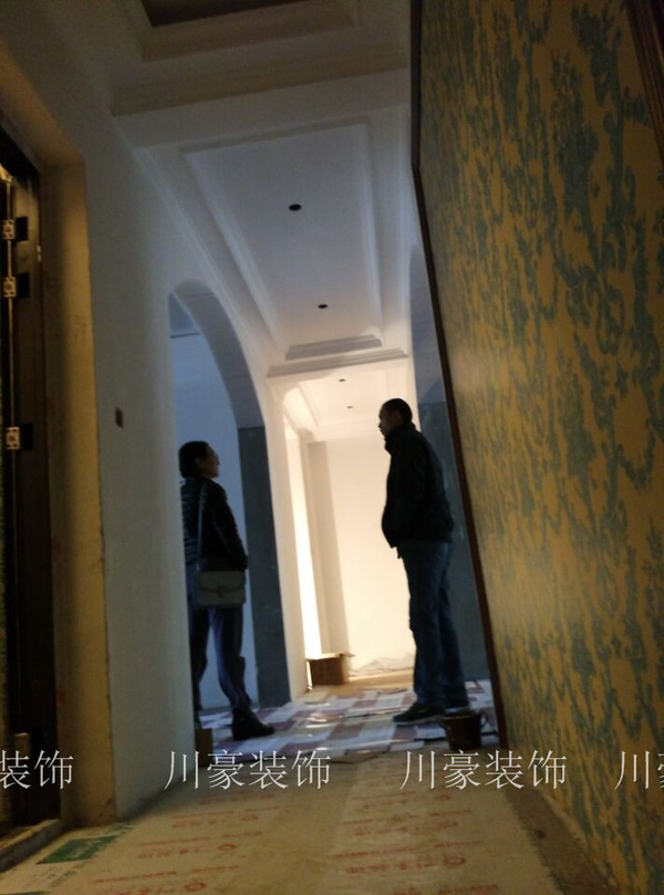 走廊过道装修设计实景效果展示 壁纸,拱形造型,木质边框,优雅
