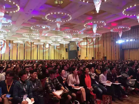 亚洲销售女神徐鹤宁与徐嘉庆老师4000人生日会现场